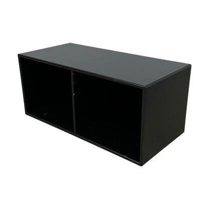 Hylleseksjon fra Montana, svart