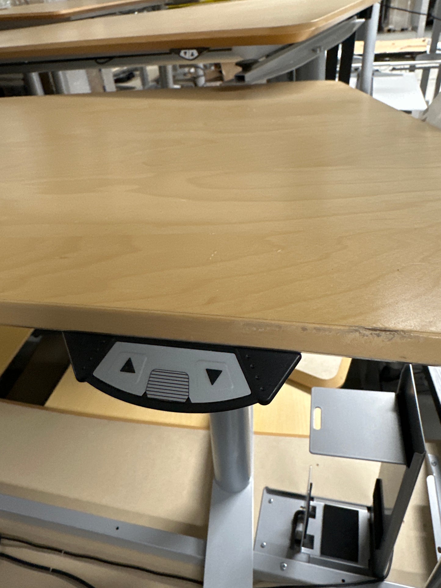 Elektrisk hev/senk skrivebord, 200cm