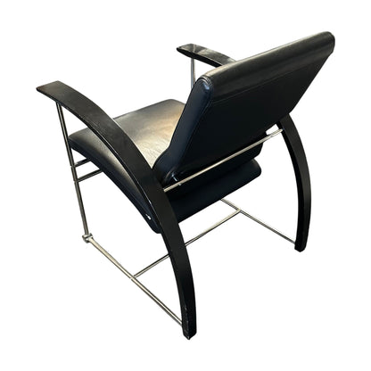 Møteromsstol, Fora Form Tres, svart skinn