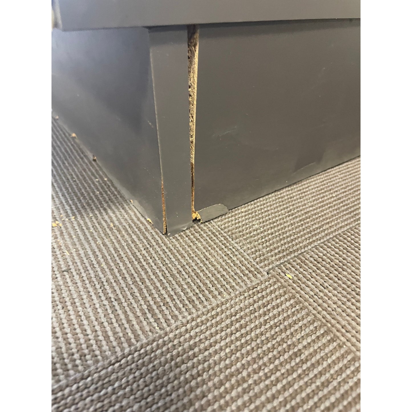 Småroms skap i grå, 111x42x172 cm