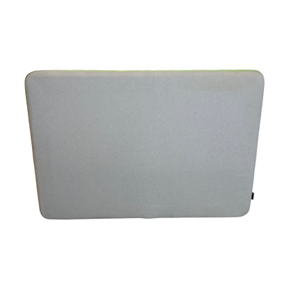 Bordvegg fra Götessons, 90x68 cm, grå med grønn glidelås