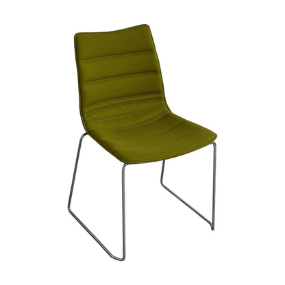 S10 møtestol fra Cube Design, grønn