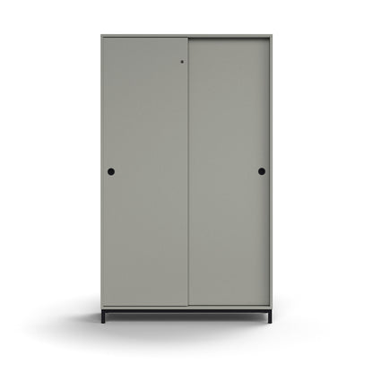 Skap QBUS, låsbare skyvedører m/håndtak, 4 hyller, benstativ, H2020 B1200 D400 mm, svart, lys grå