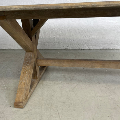 Retro spisebord i naturlig tre