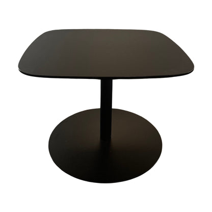 Svart sidebord i stål, 70x70 cm