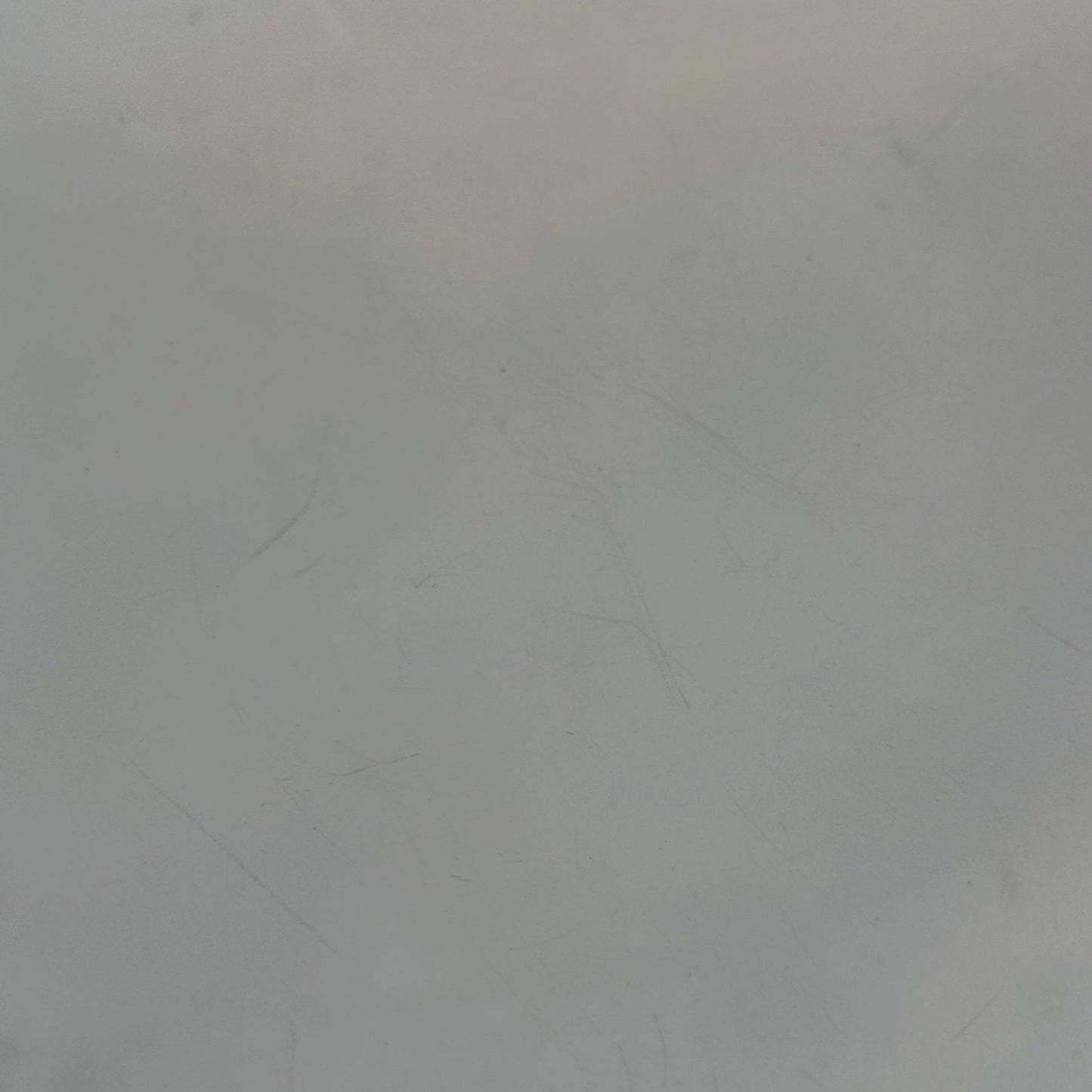 Arper Catifa 46 møteromsstol, hvit, stålramme