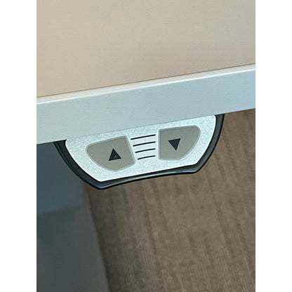 Kinnarps elektrisk hev/senk skrivebord, hvit laminat, 120x80 cm