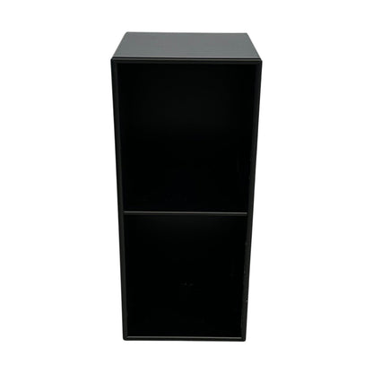 Hylleseksjon fra Montana, svart