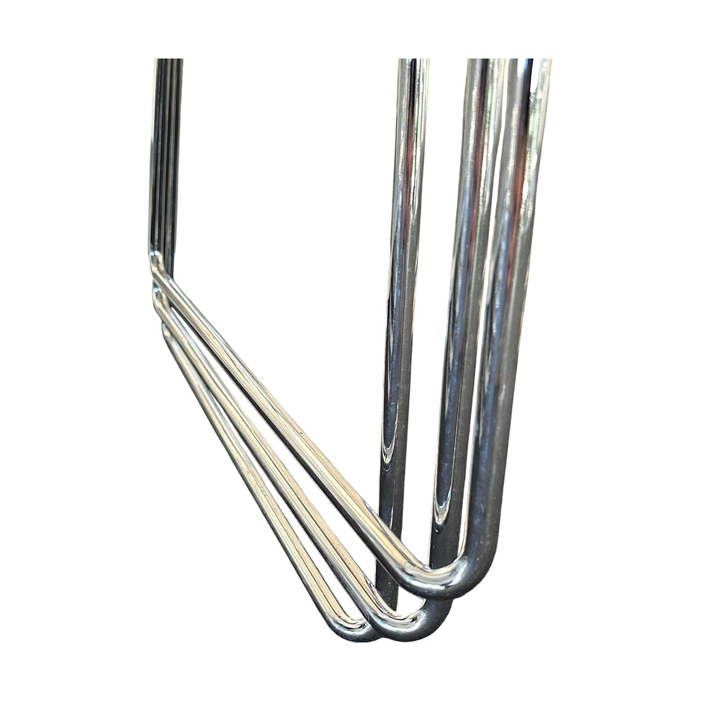 Catifa 46 møteromsstol fra Arper, hvit med sort ramme