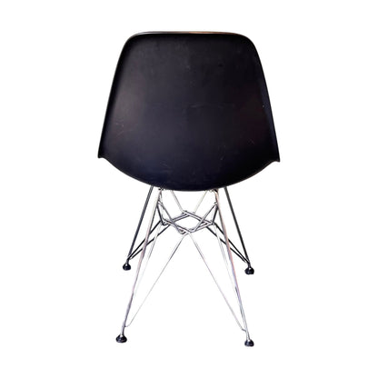 Eames spisestol fra Vitra, svart