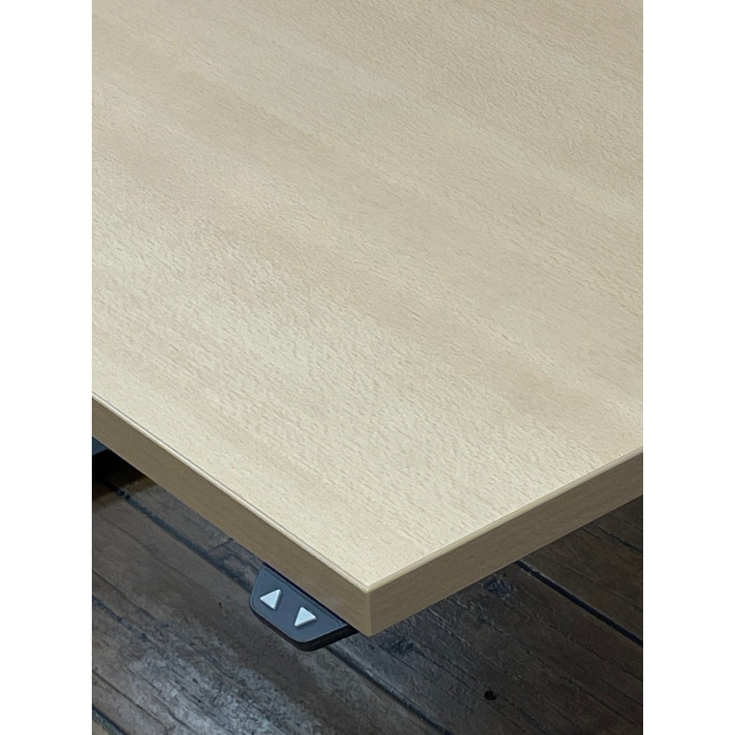 Elektrisk hev/senk skrivebord fra Kontor Konsult, trefarget plate, 120x80 cm