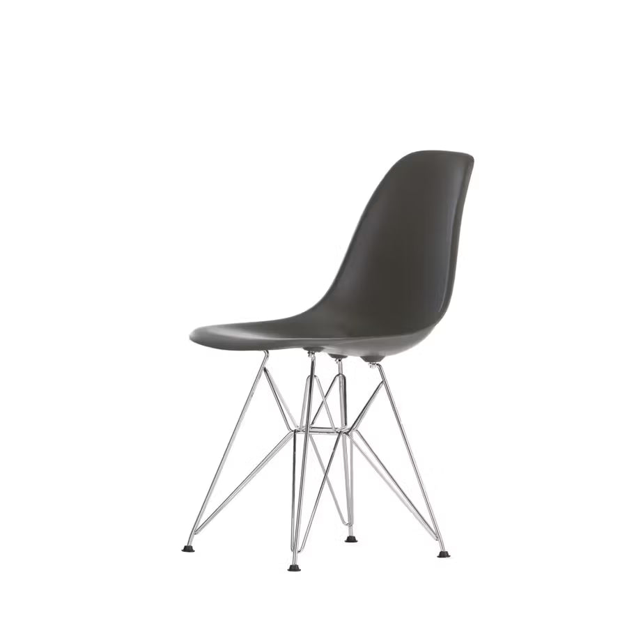 Eames spisestol fra Vitra, plast og krom