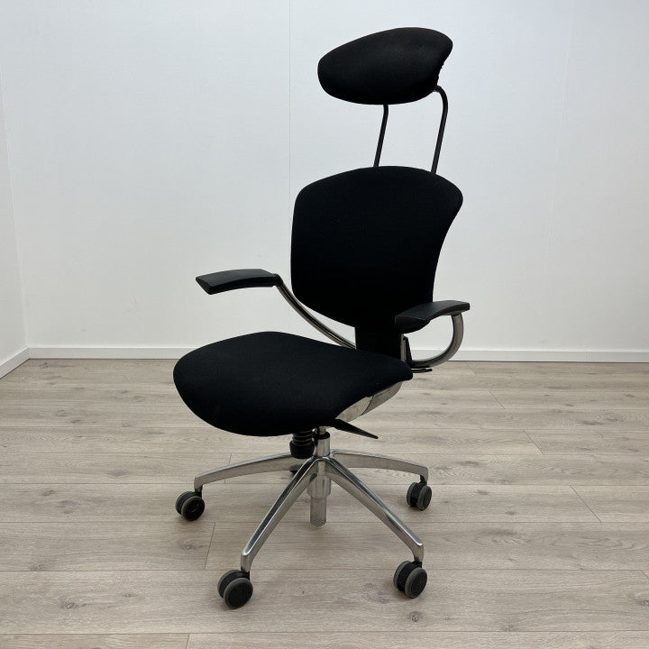 SAVO Ikon 3 ergonomisk kontorstol med blank understell og svarte Gaja trekk
