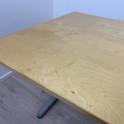 IKEA Galant manuell hev/senk skrivebord med høyresving