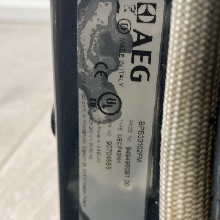 AEG rustfritt innbyggingsovn (Mod.: BPB33102FM) med sort og sølv front