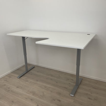 (200 x 80/120 cm) Elektrisk hev/senk skrivebord med høyresving og Linak motor