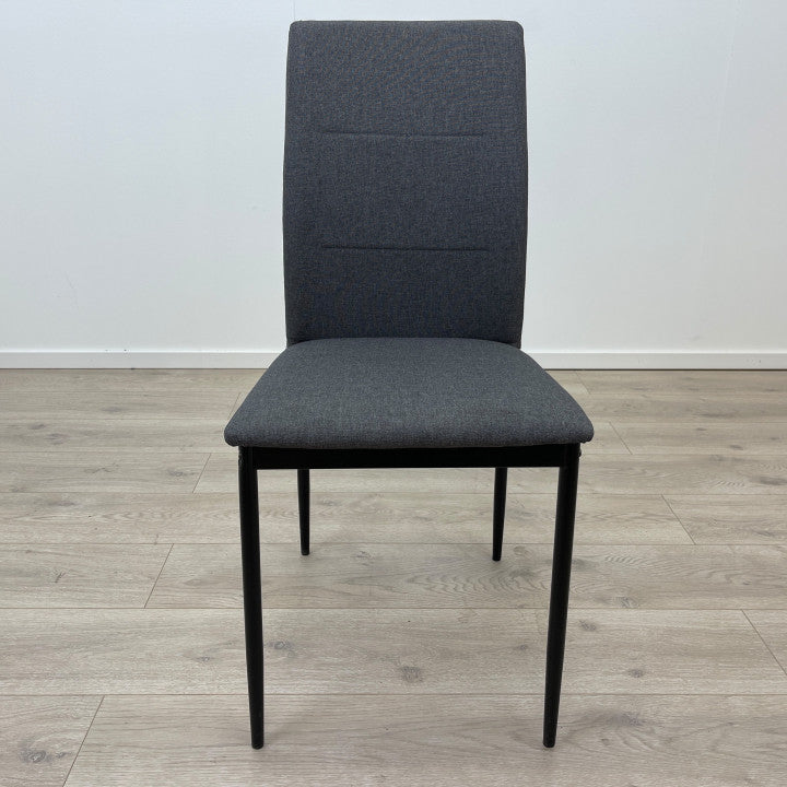 KAST Grå stol i minimalistisk design