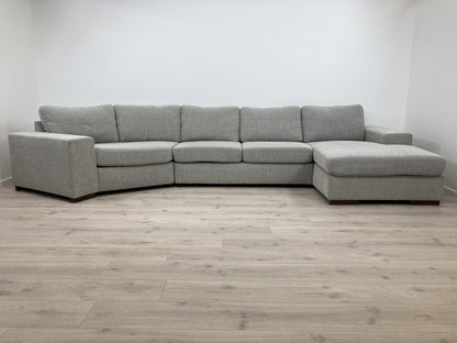 Nyrenset | Grå hjørnesofa med sjeselong og cozy corner