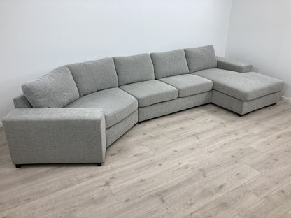 Nyrenset | Grå hjørnesofa med sjeselong og cozy corner