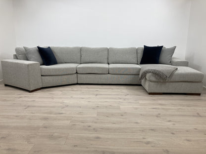 Nyrenset | Grå hjørnesofa med sjeselong og cozy corner