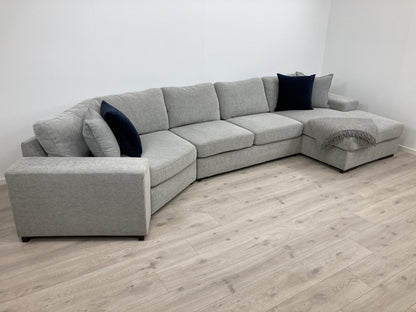 Nyrenset | Grå hjørnesofa med sjeselong og cozy corner