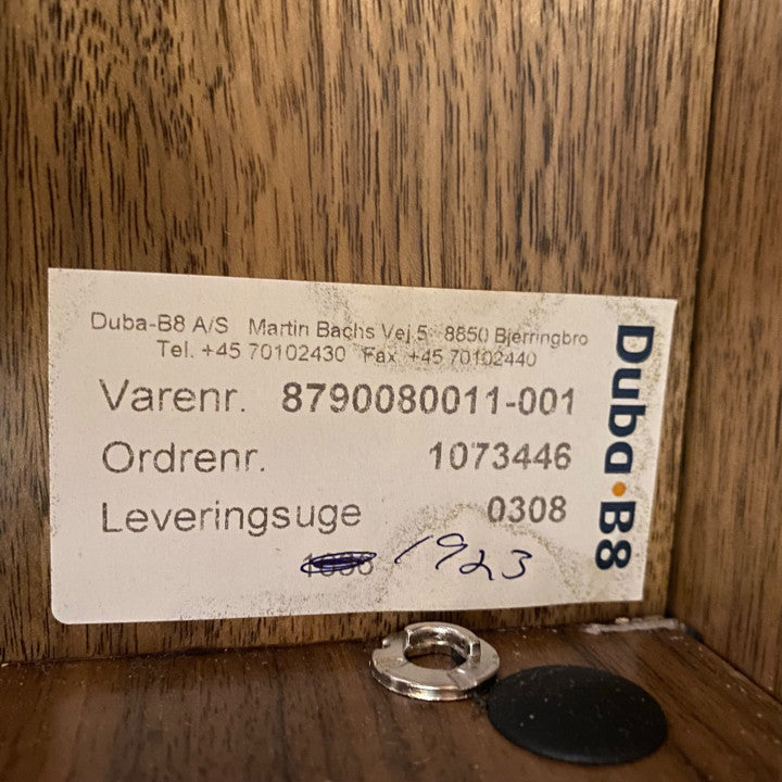 Duba B8 låsbare arkivskap med skapdører og skuff i bunn