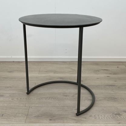 Moderne sidebord i grå farge