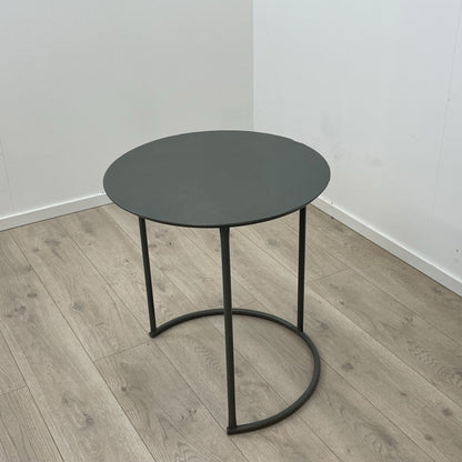 Moderne sidebord i grå farge
