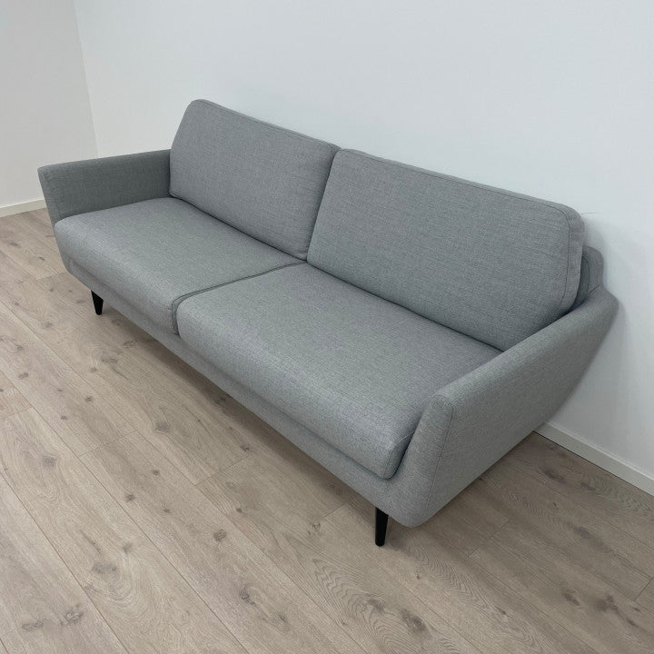 Nyrenset | Lys grå SITS Rucola 3-seter sofa