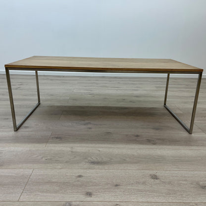 Bolia stuebord i minimalistisk design