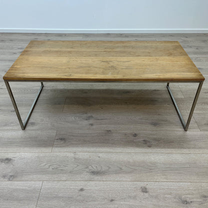 Bolia stuebord i minimalistisk design