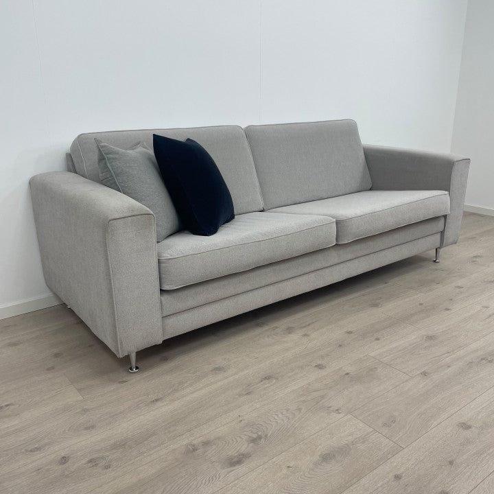 Nyrenset | Lys grå Skalma 3-seter sofa
