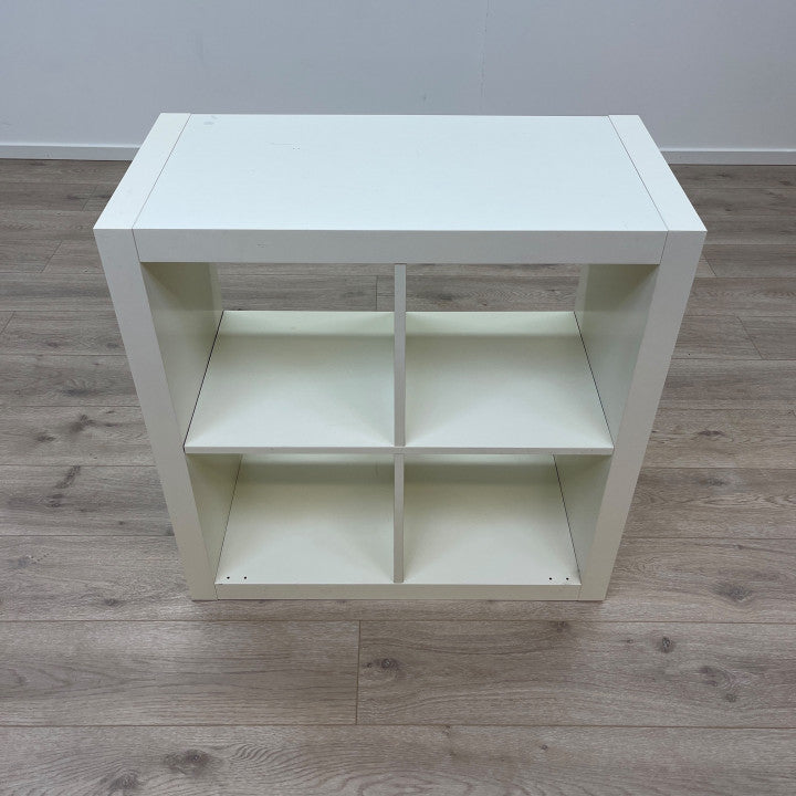 IKEA Kallax hylle med 4 hylleseksjoner