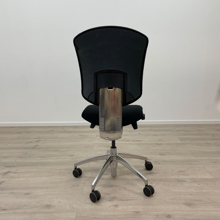 Nyrenset | SAVO IKON svart kontorstol med krom understell