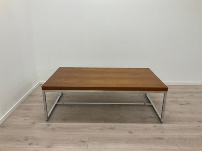 Sofabord/stuebord med trefarget bordplate i en robust og moderne stil