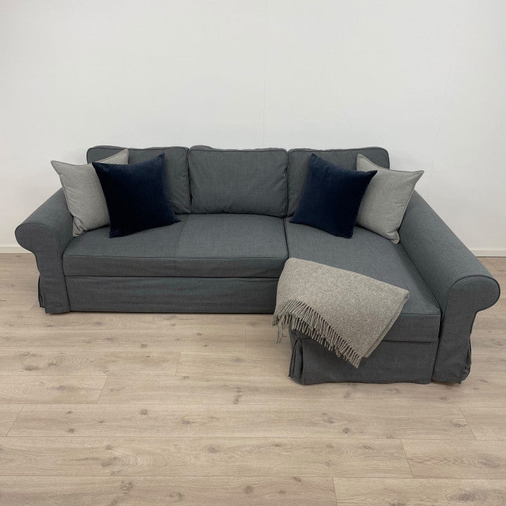 Nyrenset | IKEA Backabro sovesofa med oppbevaring