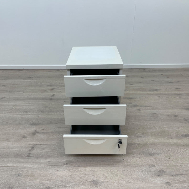 Arkivskap på hjul med 3 skuffeseksjoner