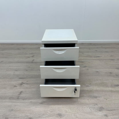 Arkivskap på hjul med 3 skuffeseksjoner