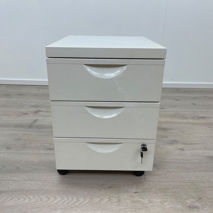 Arkivskap på hjul med 3 skuffeseksjoner