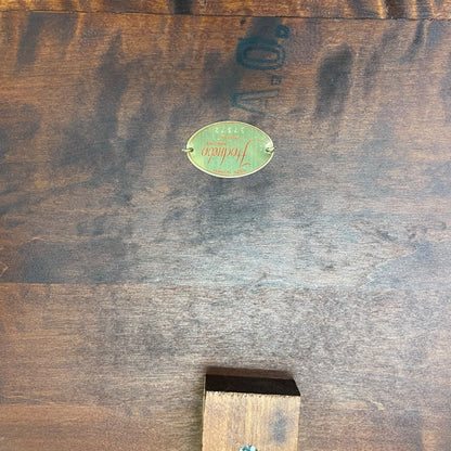 Hødnebø sidebord av palisander