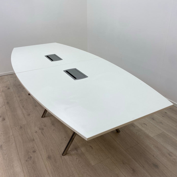 EFG AVIA møteromsbord med hvit plate og krom understell