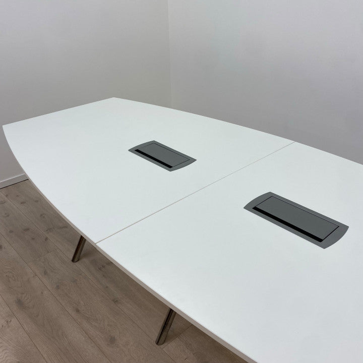 EFG AVIA møteromsbord med hvit plate og krom understell