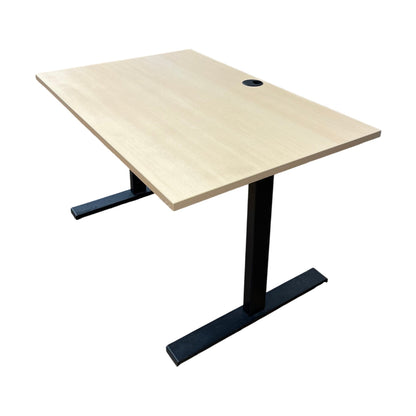 Elektrisk hev/senk skrivebord fra Kontor Konsult, trefarget plate, 120x80 cm