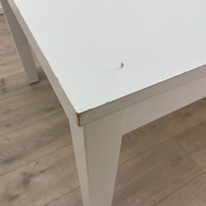 IKEA Bjursta spisebord i fargen hvit
