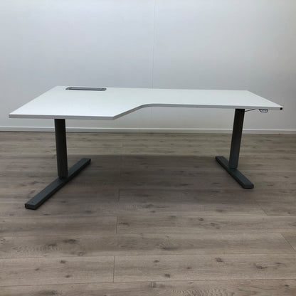 Martela elektrisk hev/senk skrivebord med venstresving