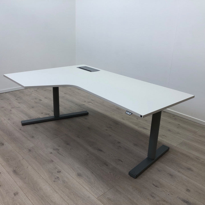 Martela elektrisk hev/senk skrivebord med venstresving