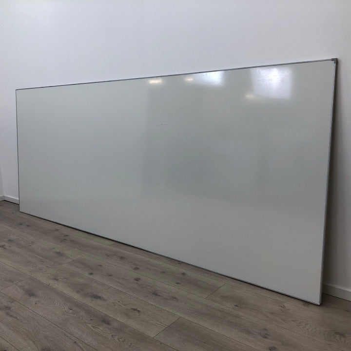 (300x120) Hvitt vegghengt whiteboard