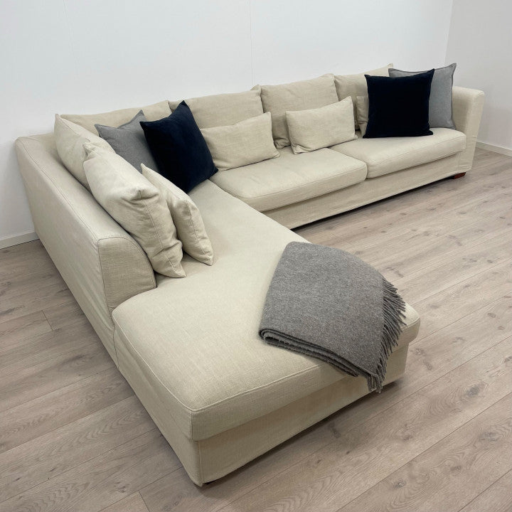 Nyrenset | Beige hjørnesofa med åpen ende