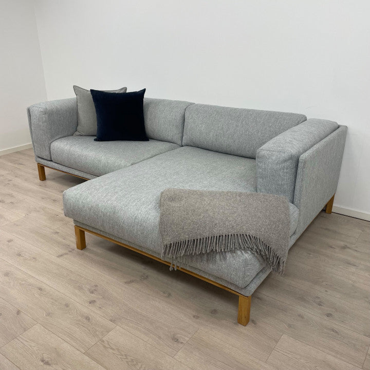 Nyrenset | Bolia Cosy sjeselongsofa/modulsofa med dunputer