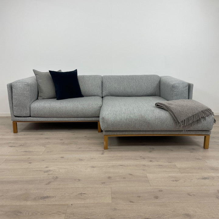 Nyrenset | Bolia Cosy sjeselongsofa/modulsofa med dunputer